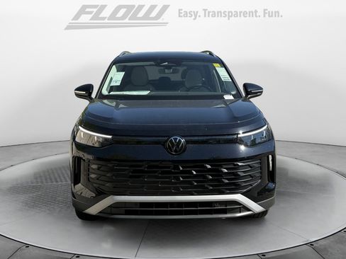 New 2026 Volkswagen Tiguan SE AWD/4WD image 2
