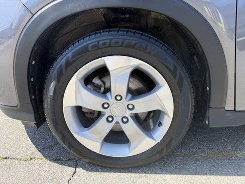 Used 2020 Honda HR-V LX image 12