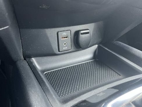 Used 2017 Nissan Rogue S FWD image 28