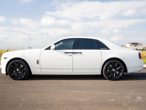Used 2016 Rolls-Royce Ghost image 4