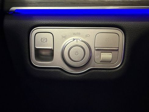 Certified 2025 Mercedes-Benz GLS 450 4MATIC image 18