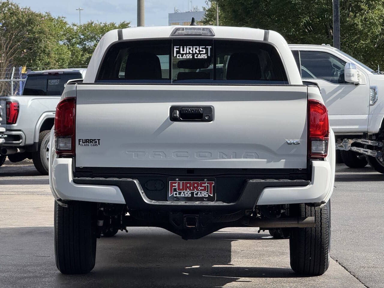 Used 2022 Toyota Tacoma SR5 w/ Technology Package RWD image 4