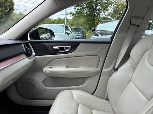 Used 2022 Volvo S60 B5 Momentum w/ Climate Package AWD/4WD image 20