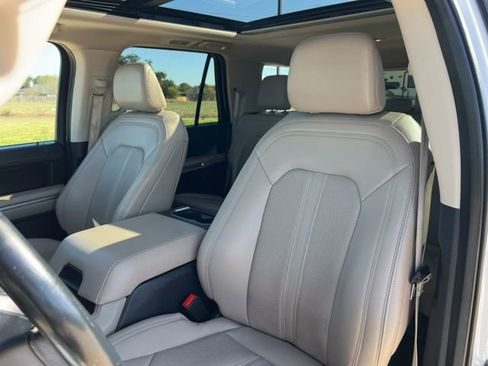 Used 2023 Ford Expedition Max Limited image 14