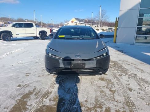Used 2023 Toyota Prius LE image 2