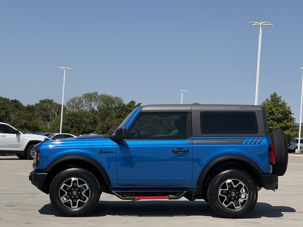 Used 2023 Ford Bronco 2-Door AWD/4WD image 3