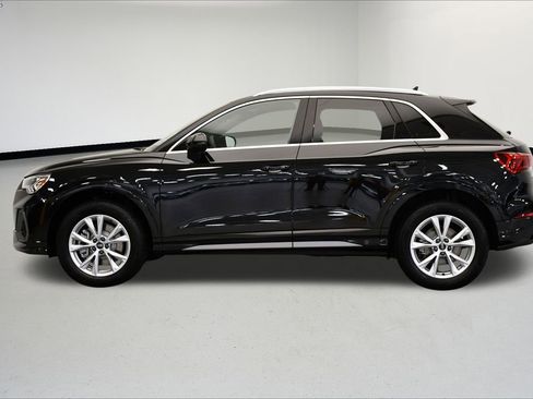 Used 2025 Audi Q3 2.0T Premium w/ Convenience Package image 2