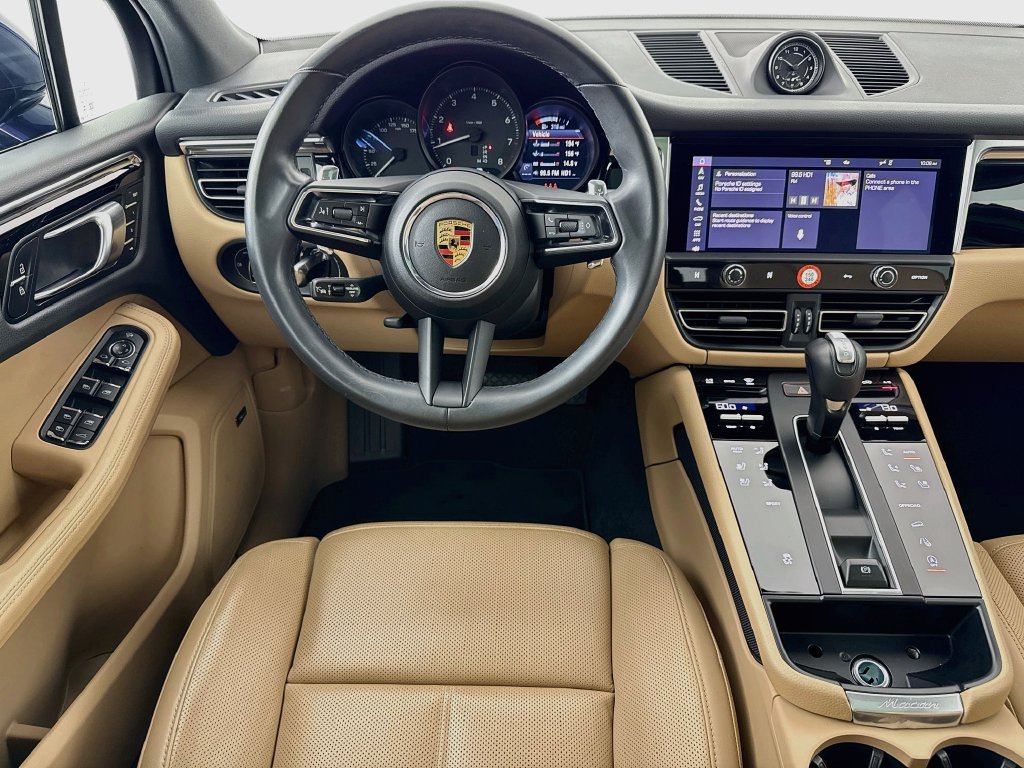 Certified 2025 Porsche Macan AWD/4WD image 25