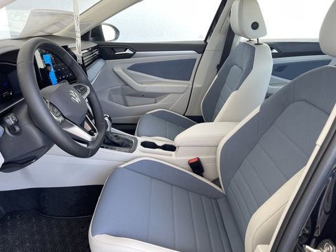 New 2025 Volkswagen Jetta SE image 18