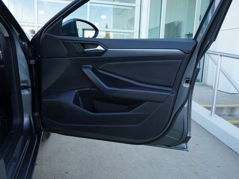 Used 2024 Volkswagen Jetta SE image 16