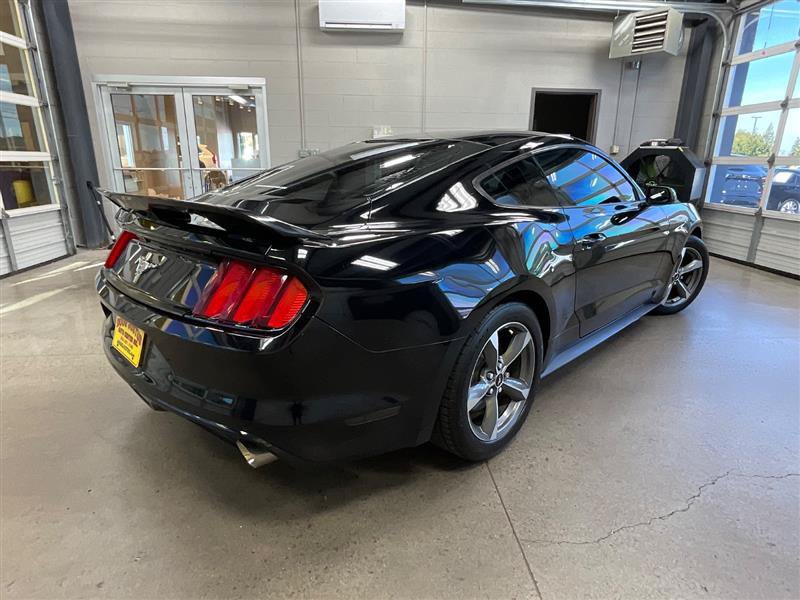 Used 2016 Ford Mustang Coupe w/ Equipment Group 051A RWD image 5