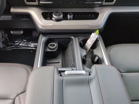 New 2025 Ford Expedition Active RWD image 19