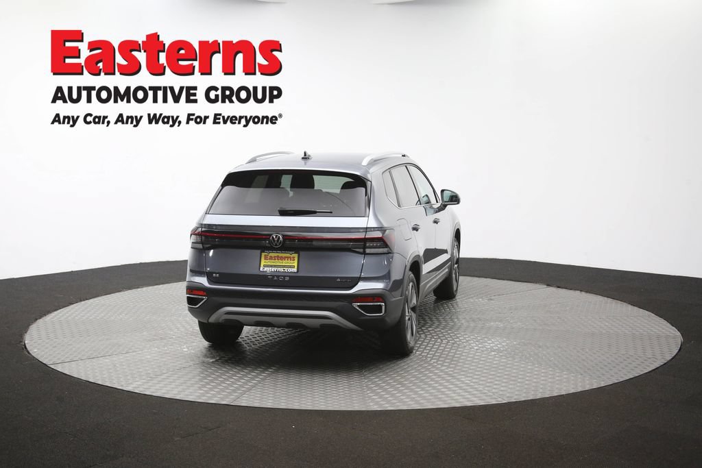 Used 2025 Volkswagen Taos SE AWD/4WD image 38