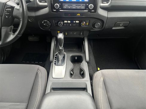 Used 2023 Nissan Frontier SV w/ SV Convenience Package image 18