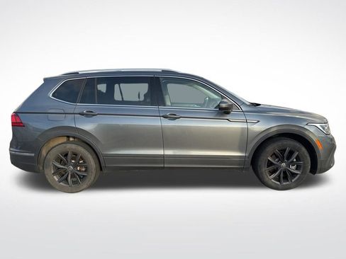 Used 2024 Volkswagen Tiguan SE image 8