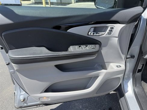 Used 2018 Honda Ridgeline RTL-E image 12
