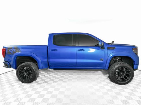 Used 2024 GMC Sierra 1500 AT4 w/ Technology Package image 4