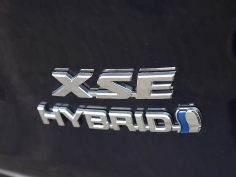 Used 2019 Toyota RAV4 XSE w/ XSE Weather Package AWD/4WD image 15