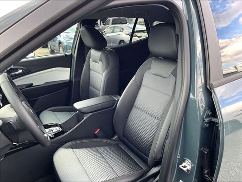 New 2026 Chevrolet Trax LT w/ LT Convenience Package FWD image 11