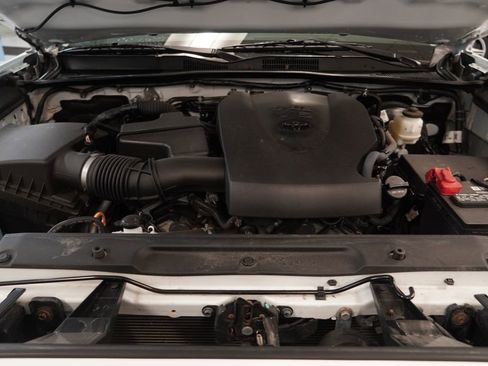 Used 2021 Toyota Tacoma SR5 AWD/4WD image 39
