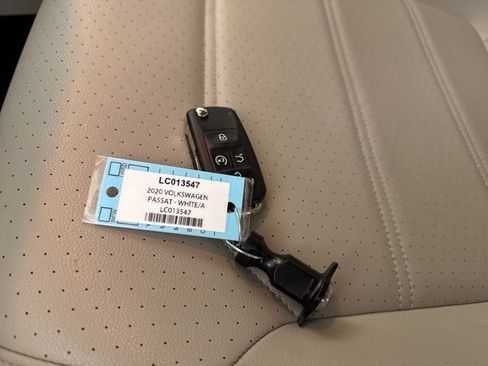 Used 2020 Volkswagen Passat 2.0T SE image 34