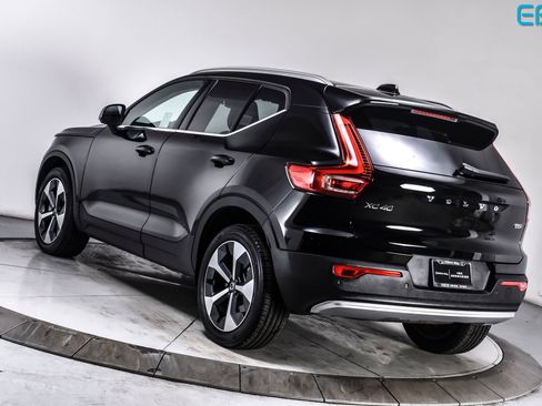 Used 2025 Volvo XC40 B5 Core w/ Protection Package Premier AWD/4WD image 4