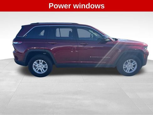 Used 2023 Jeep Grand Cherokee Laredo image 7