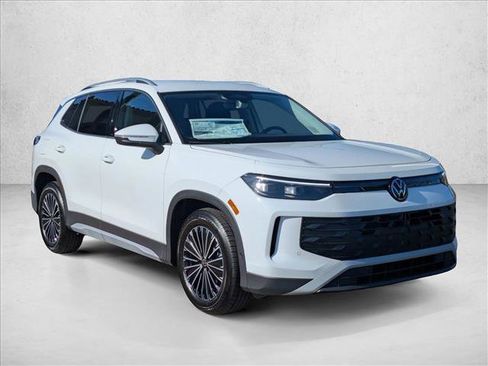 New 2026 Volkswagen Tiguan S FWD image 5