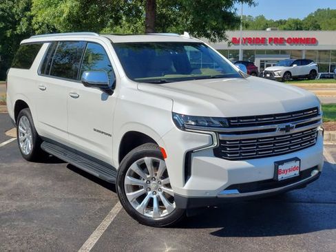 Used 2022 Chevrolet Suburban Premier AWD/4WD image 2