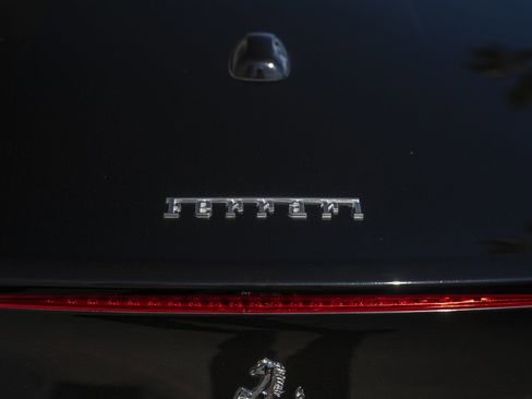 Used 2015 Ferrari California T image 15