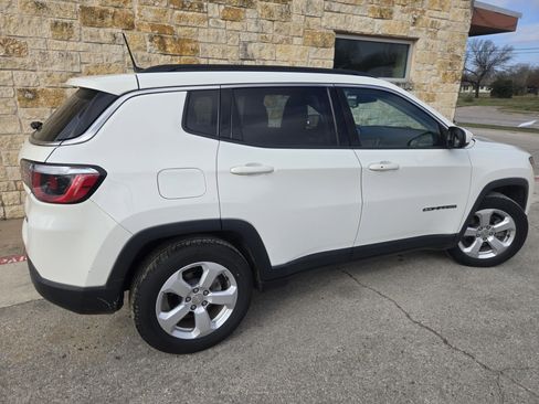 Used 2019 Jeep Compass Latitude image 19
