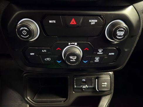 Used 2020 Jeep Renegade Sport FWD image 22