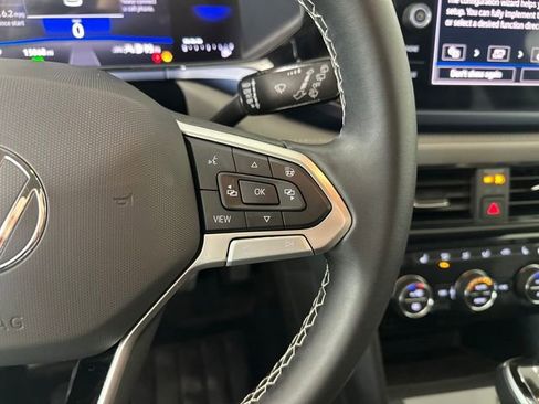 Used 2024 Volkswagen Taos SE image 16