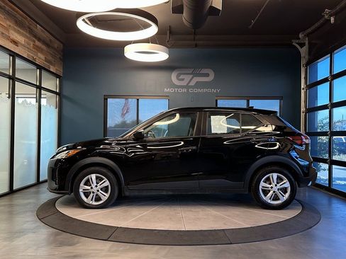 Used 2023 Nissan Kicks S image 6
