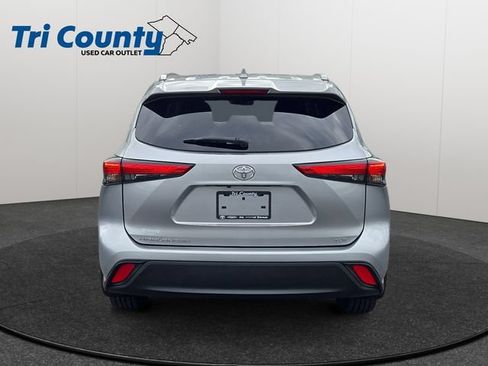 Used 2023 Toyota Highlander XLE FWD image 7