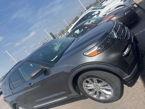 Used 2020 Ford Explorer XLT w/ Equipment Group 202A image 3