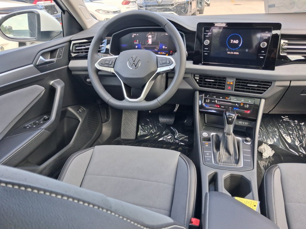 New 2027 Volkswagen Jetta SE FWD image 7