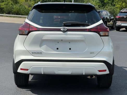 Used 2024 Nissan Kicks SR w/ SR Premium Package FWD image 36