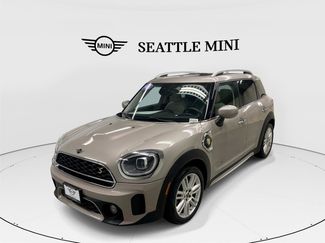 Used 2023 MINI Cooper Countryman SE w/ Signature Upholstery Package AWD/4WD video 1