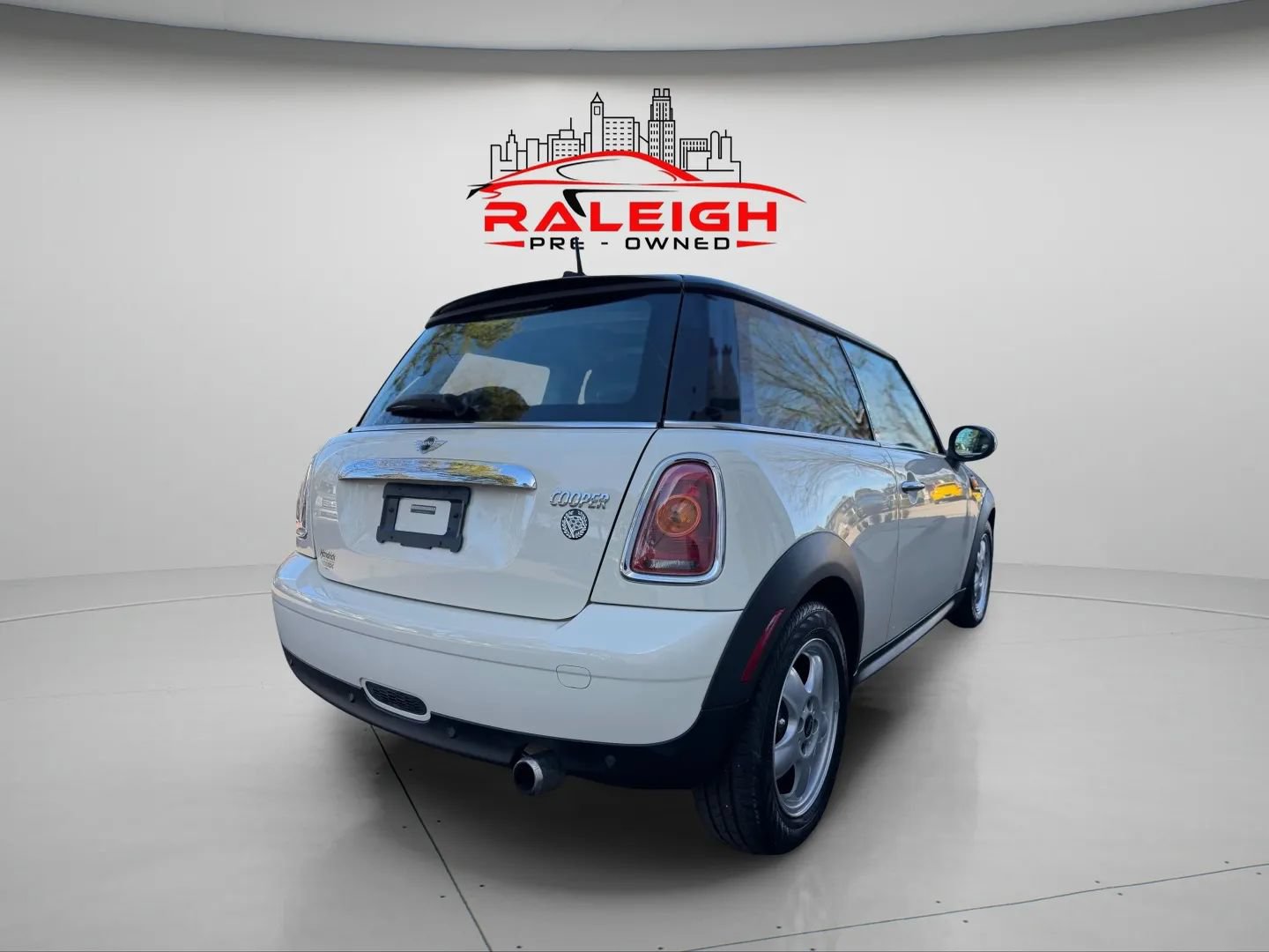 Used 2010 MINI Cooper Hardtop FWD image 5