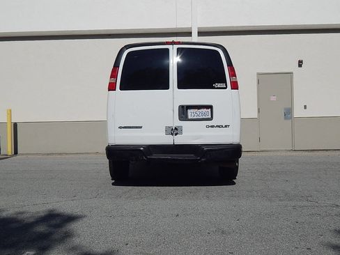 Used 2005 Chevrolet Express 1500 image 7