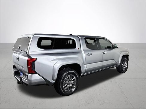 Used 2024 Toyota Tacoma Limited w/ Limited Package (LT) AWD/4WD image 6