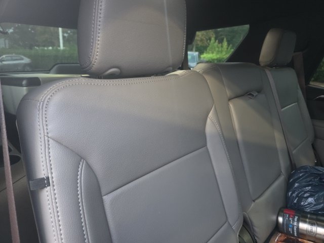 Used 2022 GMC Yukon SLE w/ Gmc Pro Safety Plus Package AWD/4WD image 11