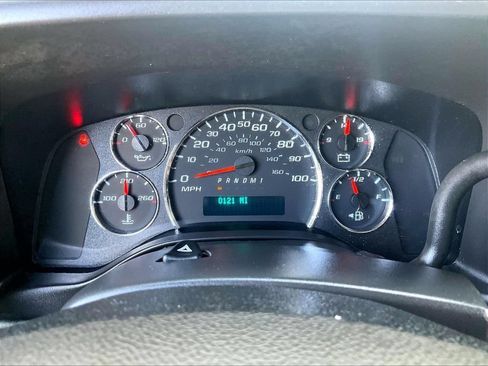 Used 2025 GMC Savana 2500 w/ Driver Convenience Package RWD image 24