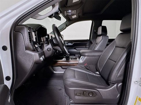 Certified 2024 GMC Sierra 1500 SLT w/ SLT Convenience Package image 19