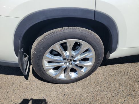 Used 2020 Toyota Highlander Limited AWD/4WD image 10