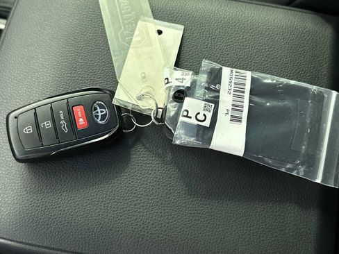 Used 2026 Toyota Tacoma TRD Sport image 28