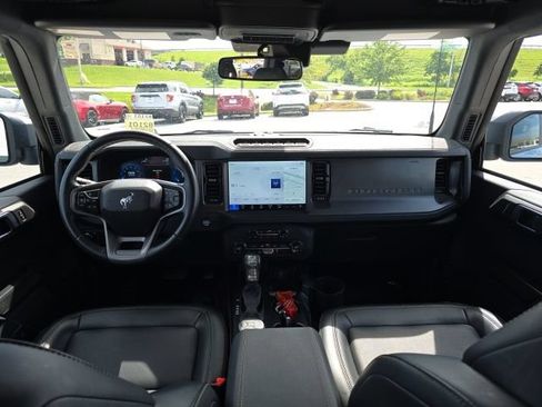 Used 2025 Ford Bronco Badlands AWD/4WD image 14