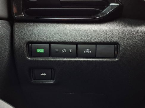 Used 2022 Nissan Sentra SV w/ All-Weather Package image 22