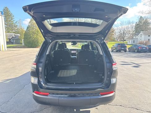 Used 2023 Jeep Grand Cherokee L Limited w/ Luxury Tech Group II image 17